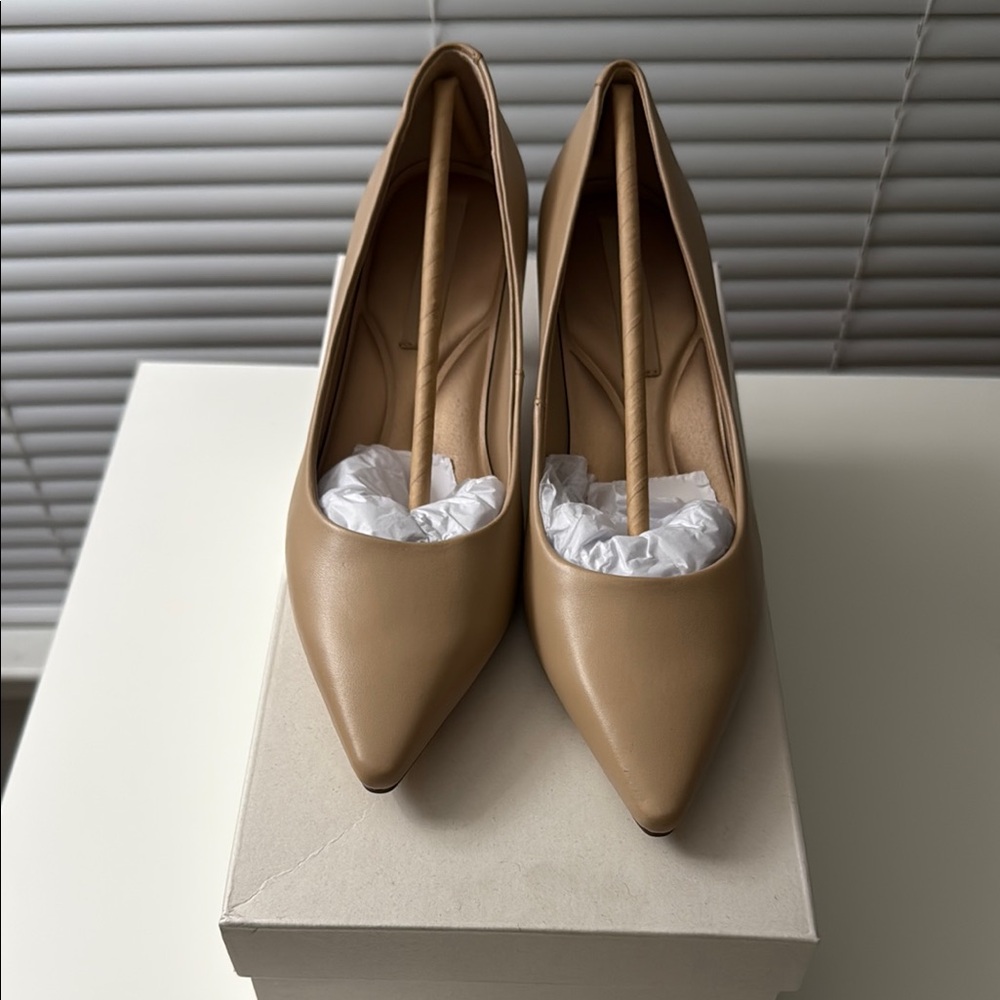 Elegant Tan Women's Pumps
